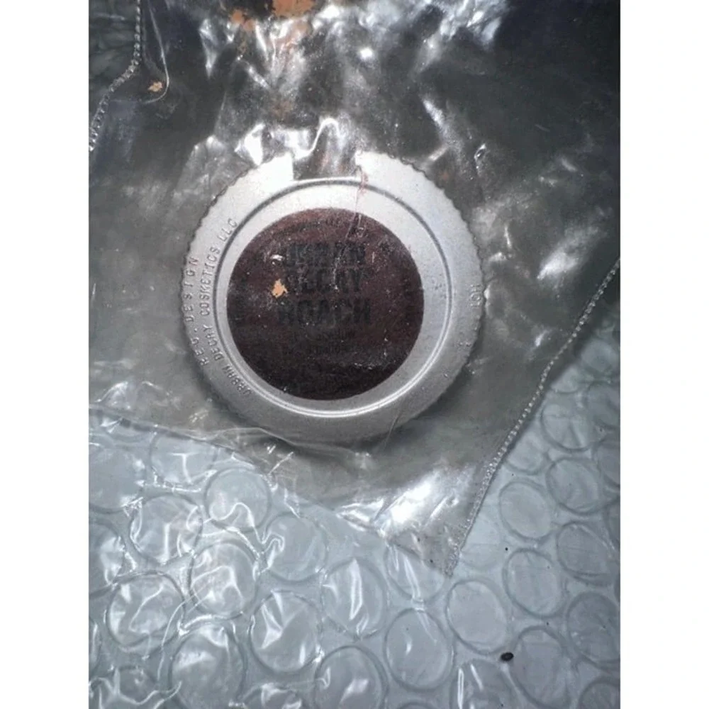 Urban Decay Popular‎ Eyeshadow ROACH (Discontinued)